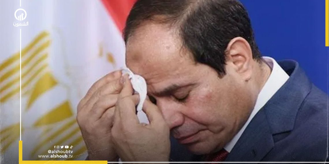 السيسي يمسح عرقه