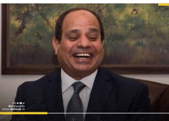 هآرتس: يتضور المصريون جوعا والسيسي يهدر المليارات