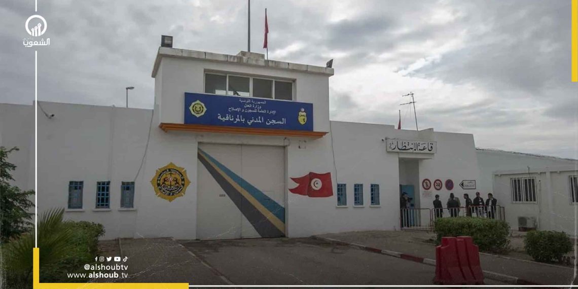 تونس.. معتقلون سياسيون يدخلون في إضراب عن الطعام 