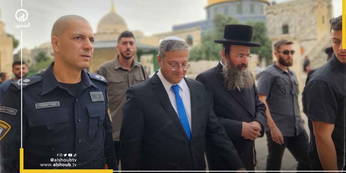 بحماية قوات الاحتلال.. بن غفير يقتحم المسجد الأقصى 