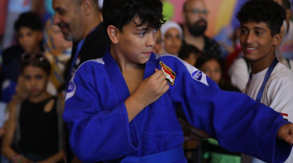 رغم إعادة المباراة أكثر من مرة.. هزيمة حفيد السيسي على يد لاعب كويتي في بطولة عربية للجودو وسخرية المتابعين