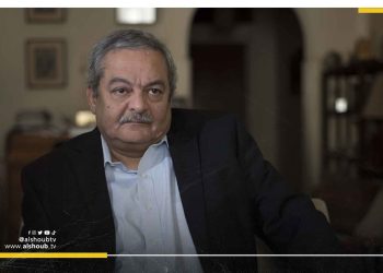 “العيش والحرية”: حبس هشام قاسم تنكيل بمعارض.. وأين سجينات الرأي من قوائم الإفراج البطيئة؟