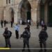 منع الفلسطينيين من أداء الصلاة بالمسجد الأقصى
