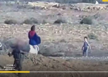 القسام يطلق سراح مستوطنة وطفليها