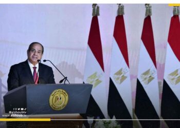 استعراض القوة.. حملة قائد الانقلاب الانتخابية تقدم أوراق ترشحه لرئاسة مصر  