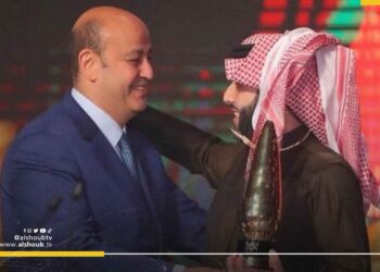 أُنعم عليه بها.. عمرو أديب يعلن عن منحه الجنسية السعودية