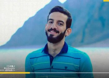 بسبب تعرضهم على الانتهاكات.. ناشط مصري معتقل يهدد بالإضراب عن الطعام
