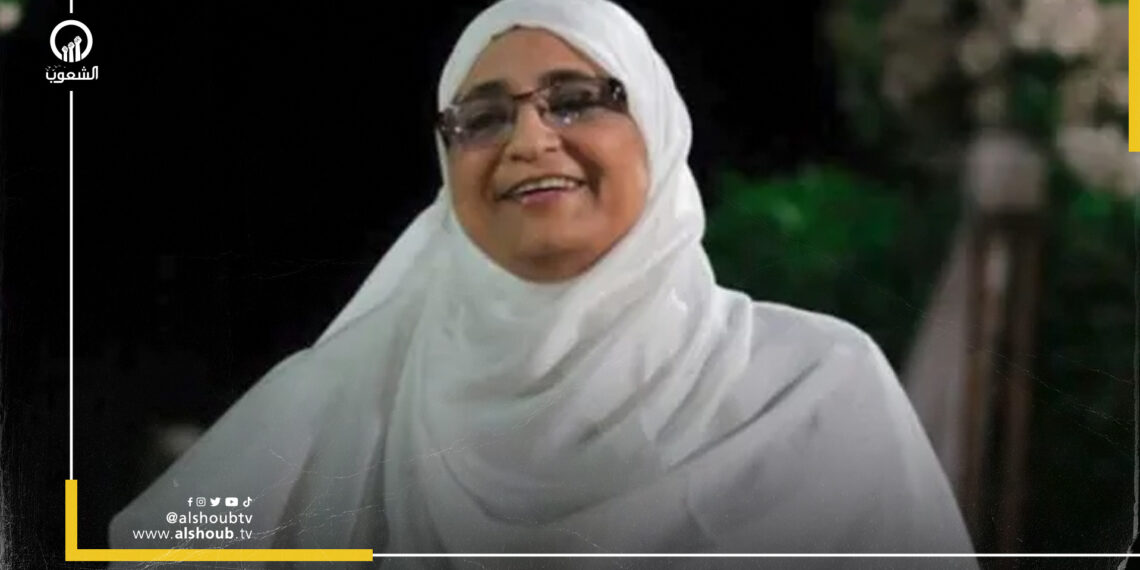 أسرة الحقوقية المعتقلة هدى عبدالمنعم تشكو منع الزيارة عنها