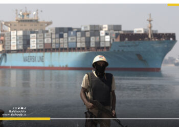 بعد تعليق شركات شحن عالمية مرور سفنها عبر البحر الأحمر.. إيرادات قناة السويس في خطر