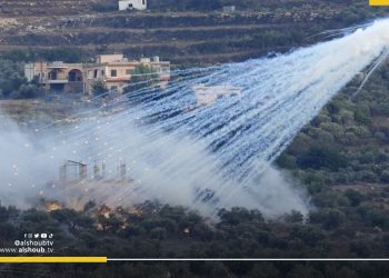 الاحتلال الإسرائيلي يقصف جنوب لبنان بالفوسفور الأبيض المحرم دوليا