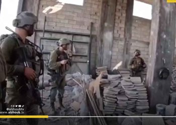 من كاميرات الجنود.. القسام تبث مشاهد لتفخيخ الاحتلال منزل الفلسطينيين بغزة (شاهد)