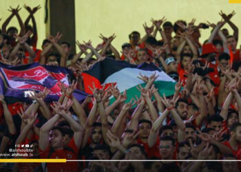 بينهم رافع علم فلسطين.. تجديد حبس 61 من مشجعي النادي الأهلي 