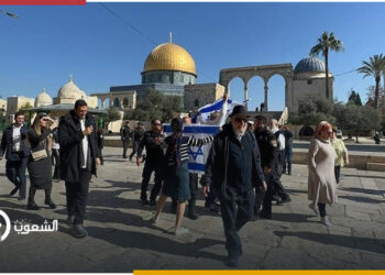 مئات المستوطنين يقتحمون الأقصى 