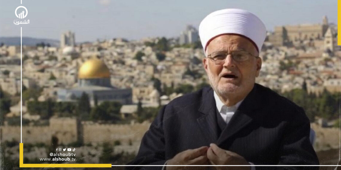 الاحتلال يمنع الشيخ عكرمة صبري من دخول المسجد الأقصى لمدة 6 أشهر 