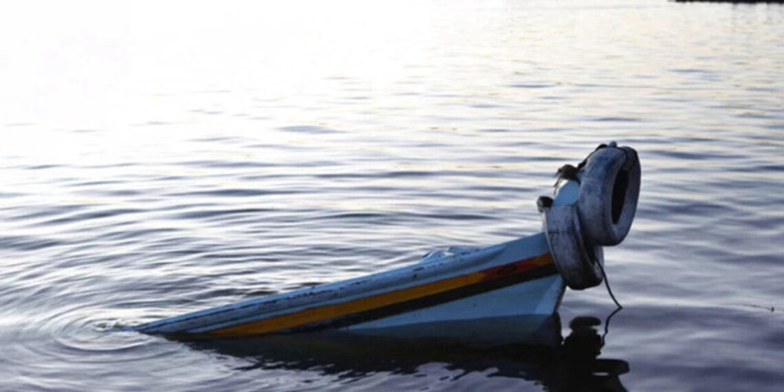 كارثة حقيقية.. غرق مركب على متنه 31 سائحا في البحر الأحمر