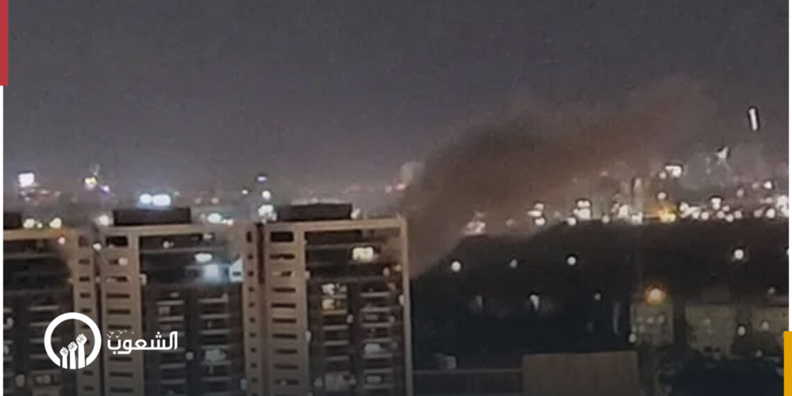 صاروخ يمني يستهدف تل أبيب والاحتلال يرد بقصف صنعاء والحديدة