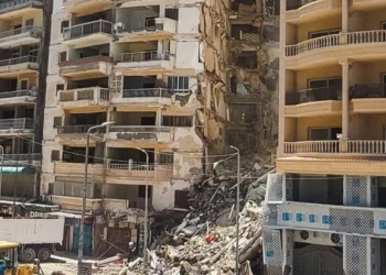 انهيار مبنى سكني وسط الإسكندرية يودي بحياة شخصين ويصيب ستة آخرين