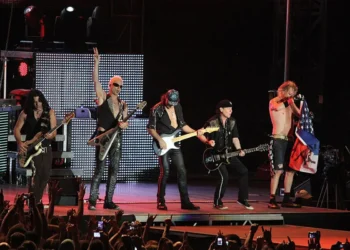 "سكوربيونز" في القاهرة.. عاصفة موسيقية تُعيد الجدل حول التطبيع الثقافي